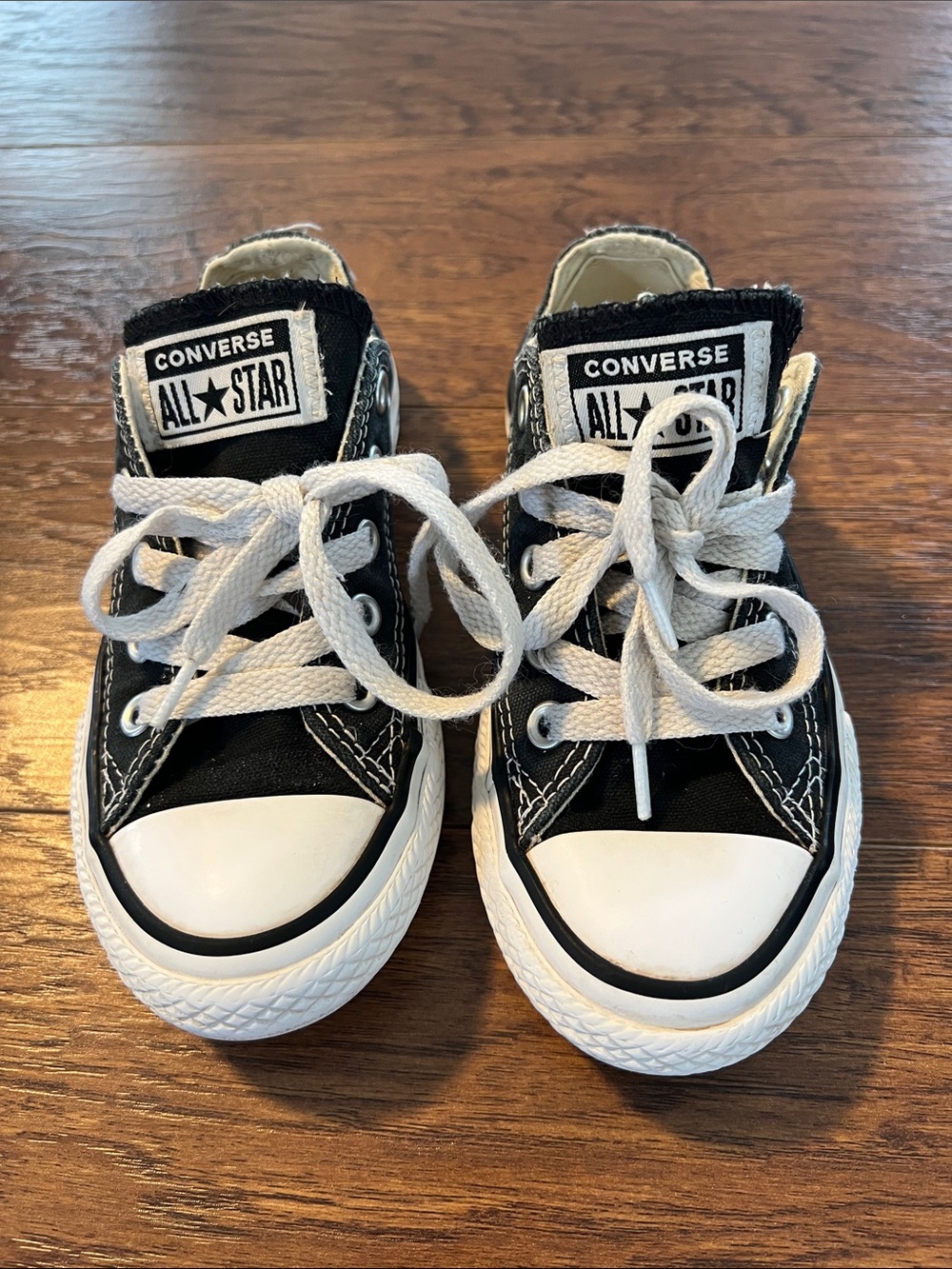 Converse Chuck Taylor All Star Low Top Sneakers Kids Size 11 Black